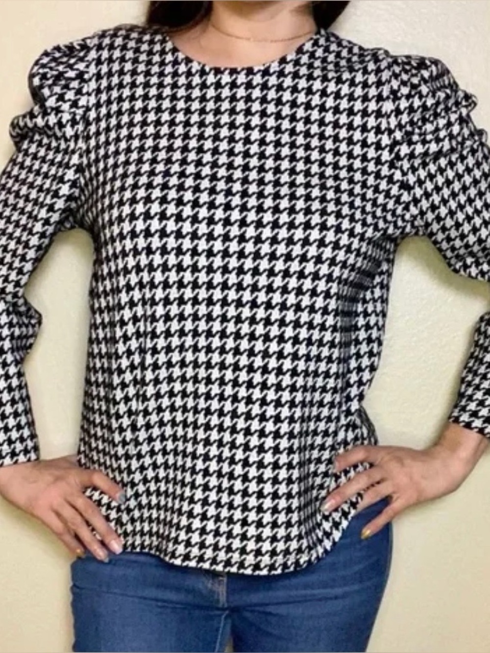 Who what wear Black and White Houndstooth Long Sleeve Top